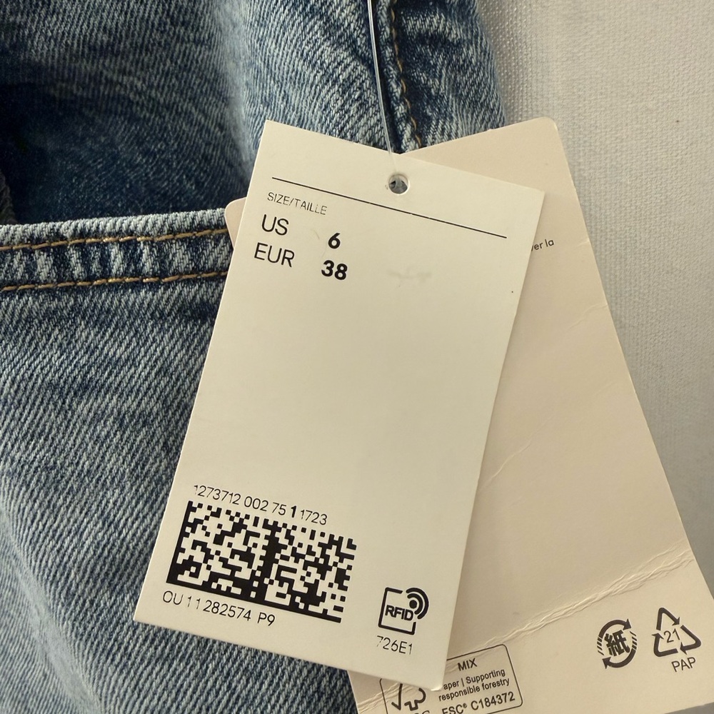 NWT Women's Denim Shorts - Picture 2 of 4